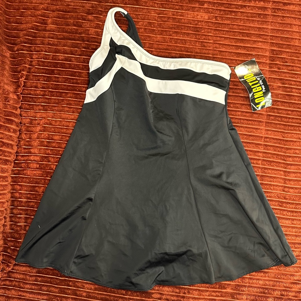 NWT Longitude woman’s size 10 one shoulder skirt black and white lined inside